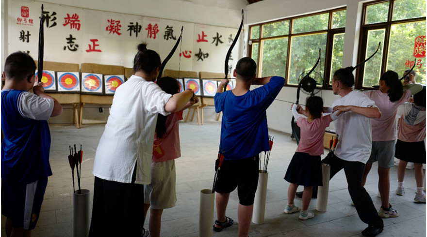 西湖区举办“礼迎亚运射艺研学”活动