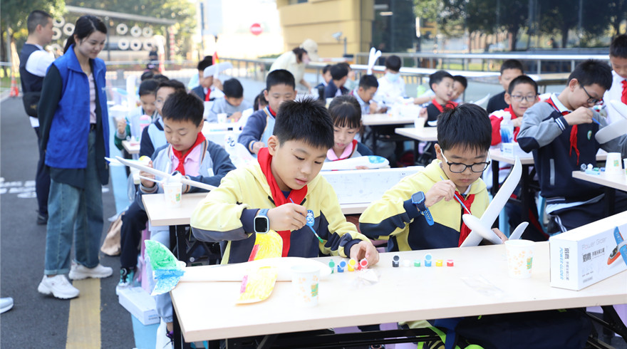 2023年杭州市中小学“低碳改变环境”系列科学主题活动在杭州低碳科技馆举行