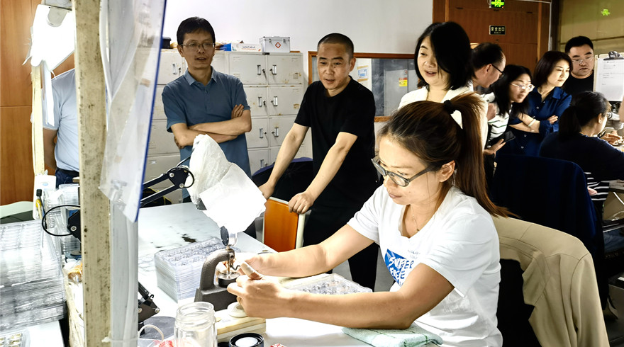5·30全国科技工作者日——临安区领导分组走访慰问科技工作者