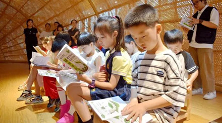 研习蚕桑文化，探秘古法抽丝，传承春蚕精神