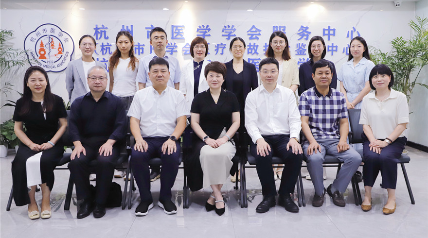 市科协驻会领导集中走访慰问科技工作者